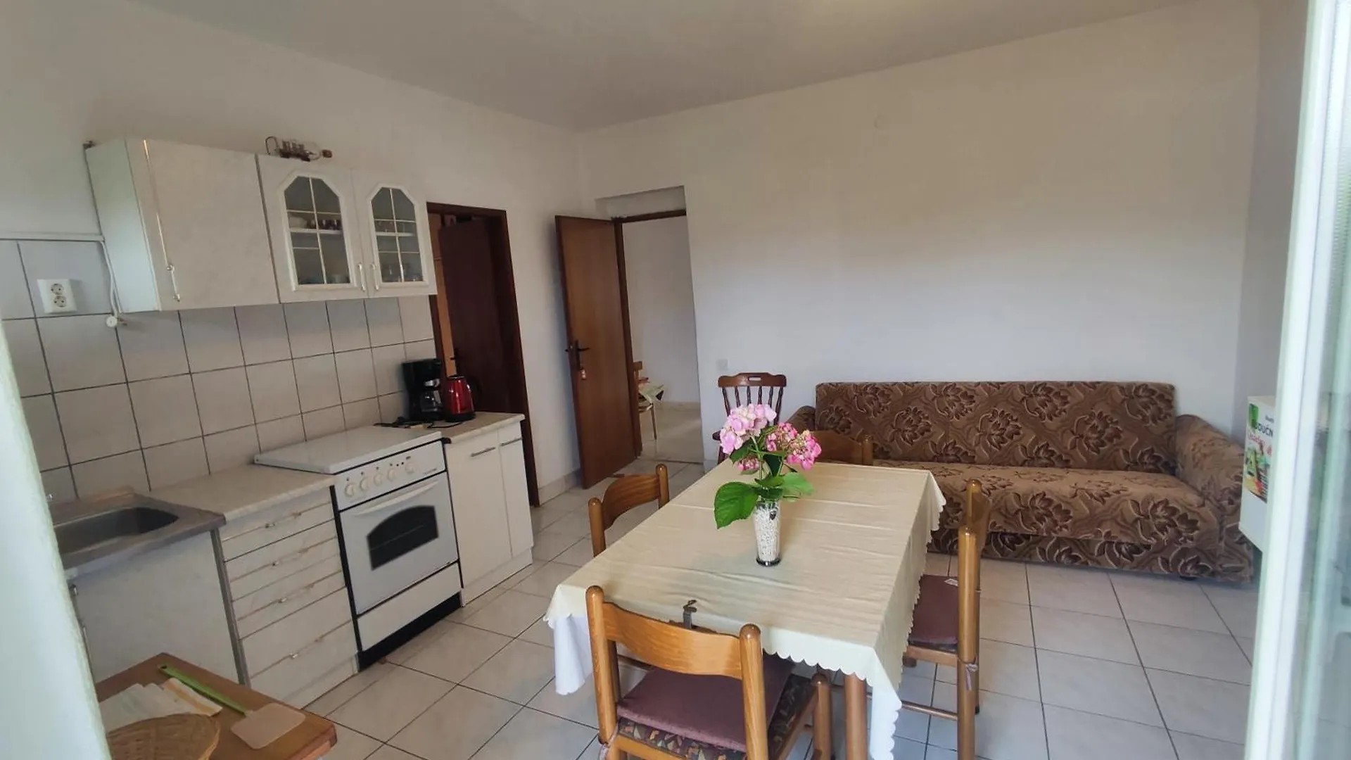 Best Buy Seaview Holiday Retro Apartments & Rooms Giovanni Nin