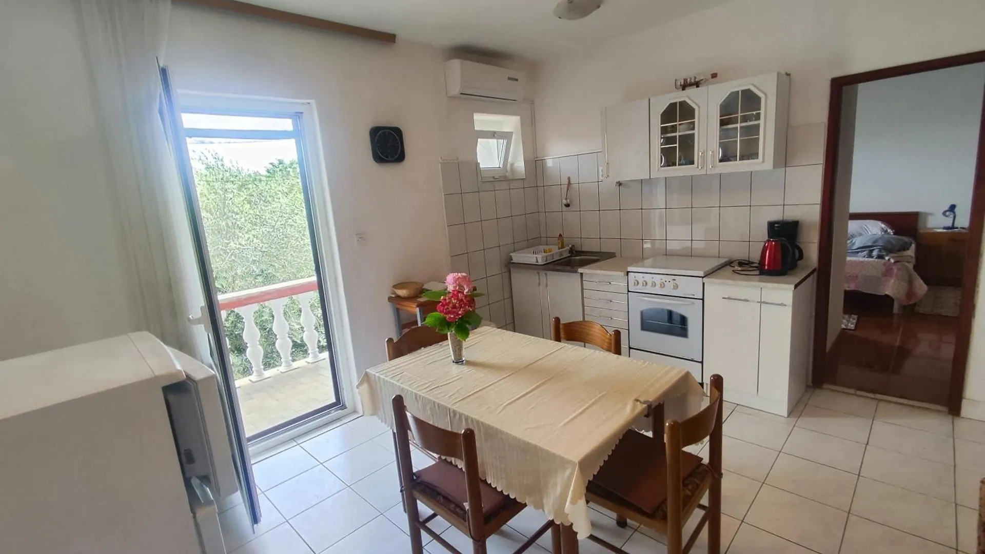 Best Buy Seaview Holiday Retro Apartments & Rooms Giovanni Nin 0*,  Croatia