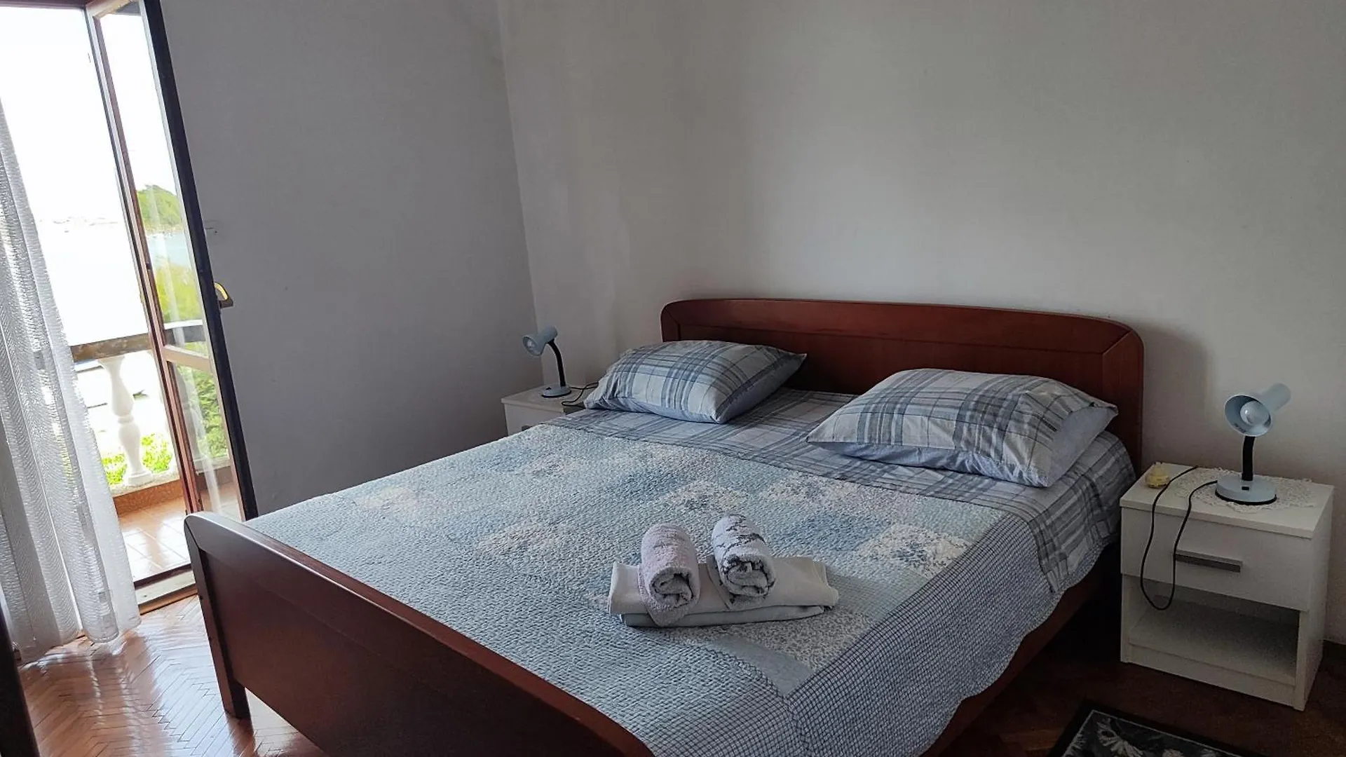 Best Buy Seaview Holiday Retro Apartments & Rooms Giovanni Nin